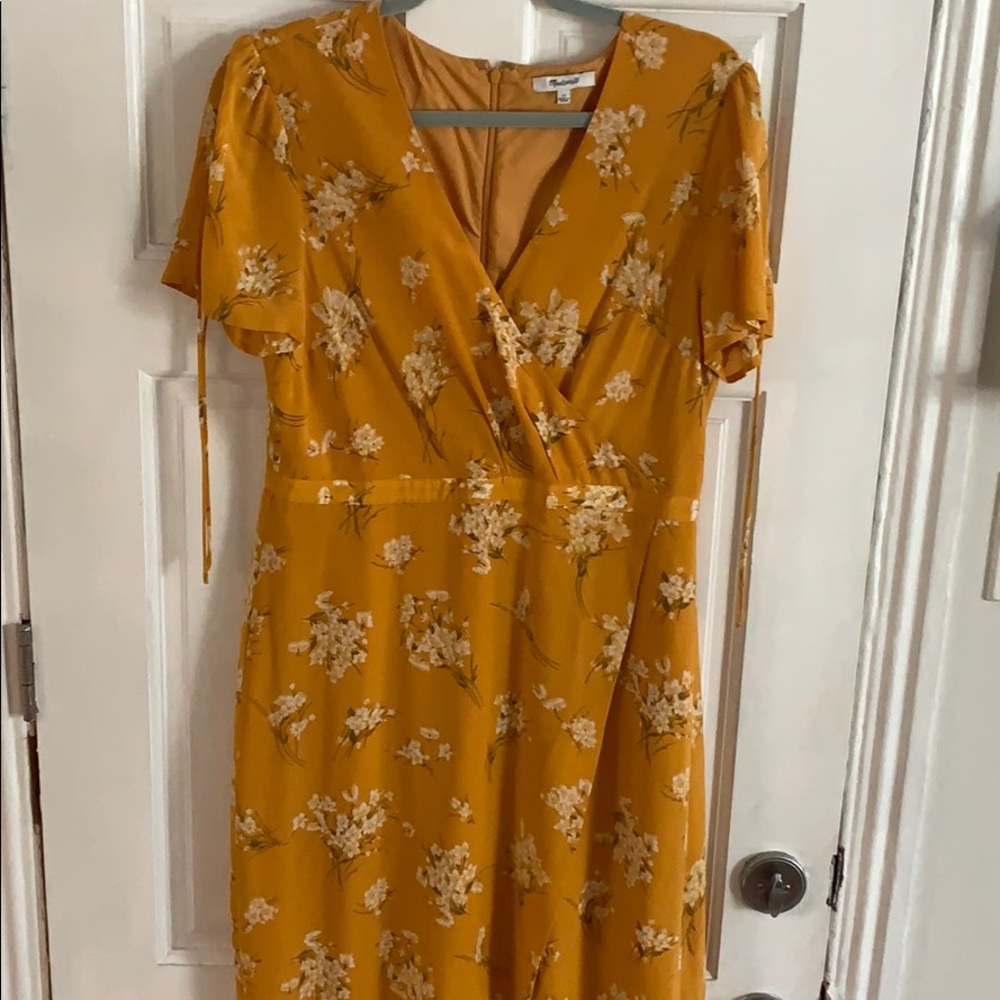 Madewell tie sleeve midi wrap style dress.